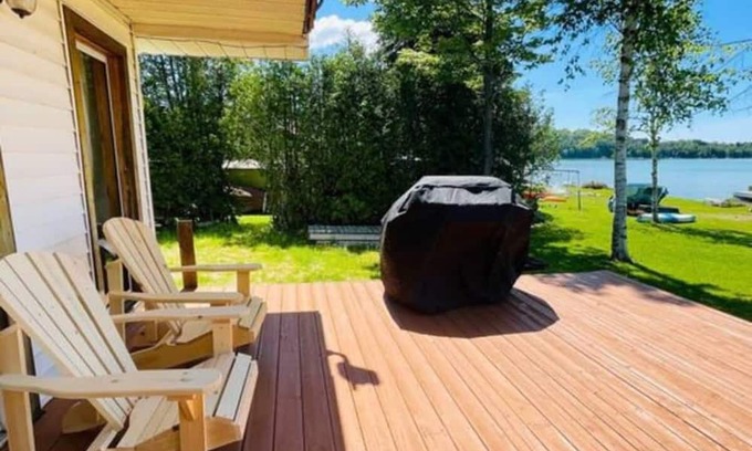 Colborne House | Alicia Bliss Lakefront