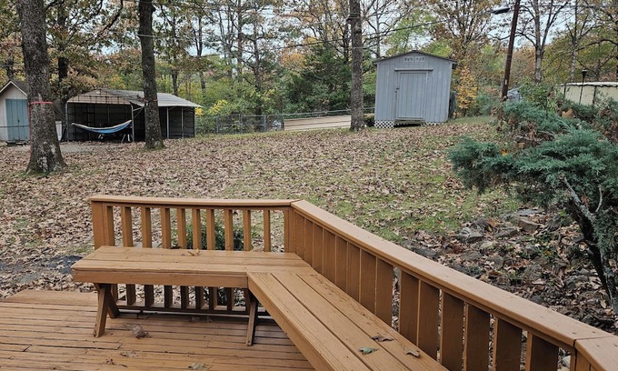 Sherwood House | Spacious 5-bedroom house with WiFi, AC, deck and gym in delightful Sherwood!