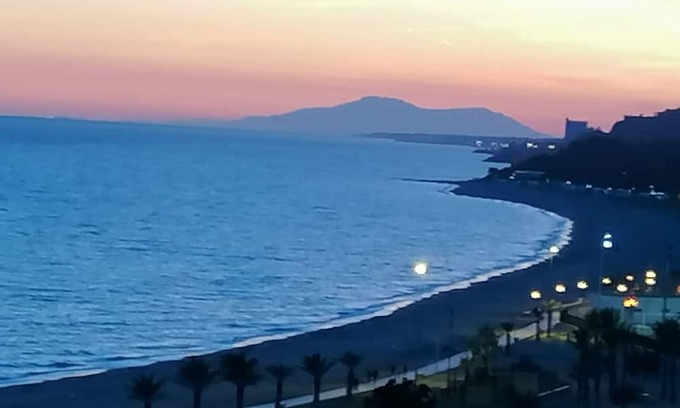 L'Hospitalet de l'Infant Apartment | Apartamento con Terraza, Vistas Playa y Montaña