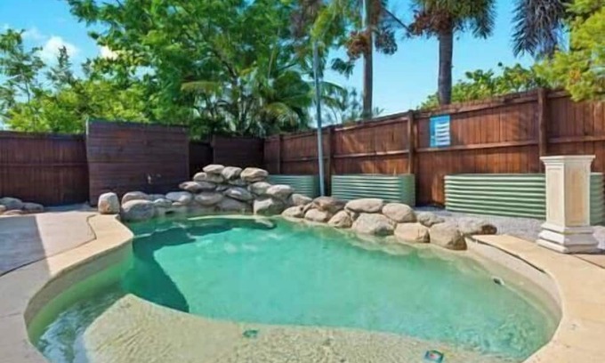 Holloways Beach House | Tech Haven 4BR close walk to Holloways beach, Pool, Pets, Lots of parking