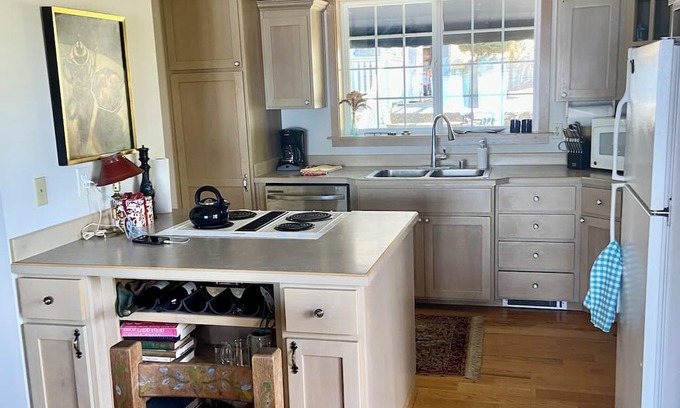 Burley House | Coastal Bliss: Your Dream Beachfront Getaway