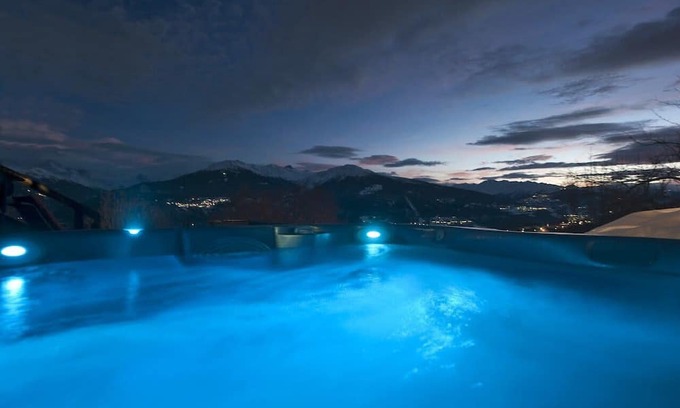 Montana Ski Chalet | Charming Family Chalet With Gym And Jacuzzi