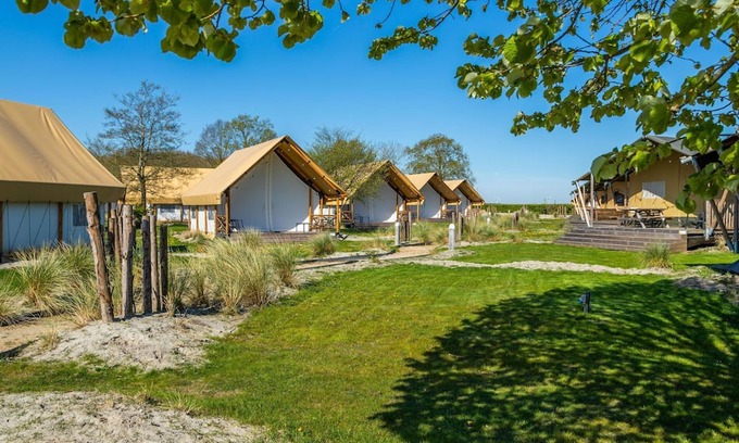 Biddinghuizen House | Bosvilla 10 by Interhome