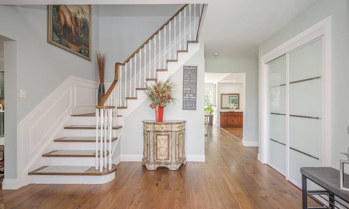 Hamilton House | STUNNING EXECUTIVE HOME- FURNISHED!!!