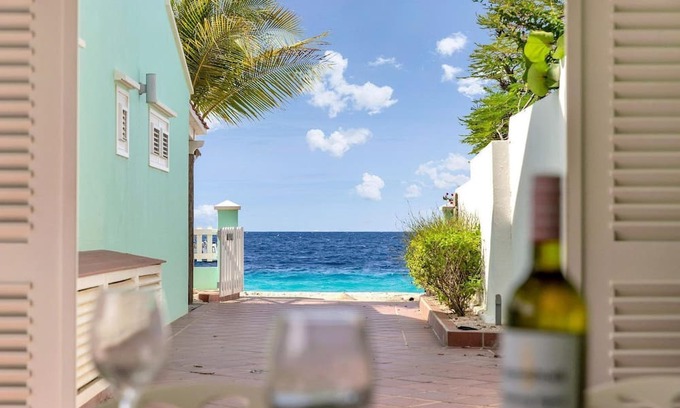Playa House | Kas Koral - Authentic, luxury oceanfront villa in Kralendijk