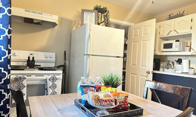 Eagle Pass Apartment | Bluestone Studio - A perfect stay that fits all your needs!