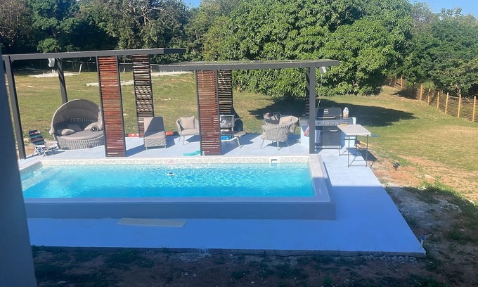 Florida House | Cozy 2-bedroom house in peaceful Vieques with AC, WiFi, pool and more