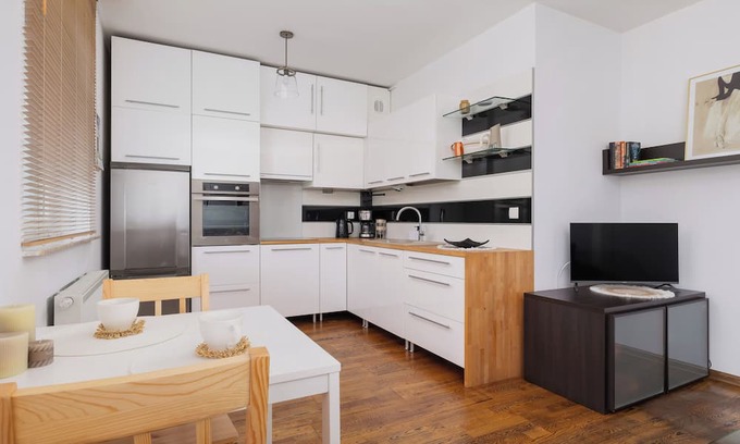 Chorzow Apartment | Działkowa Apartment Chorzów by Renters