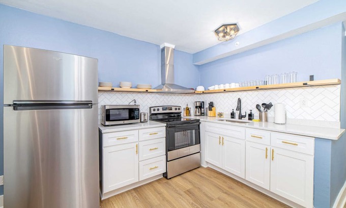 East Ocean View Apartment | Plankton Suite | Pet-friendly | Close to the Ocean