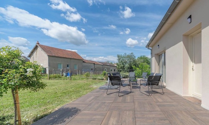 Brout-Vernet House | Large designer country house - free parking