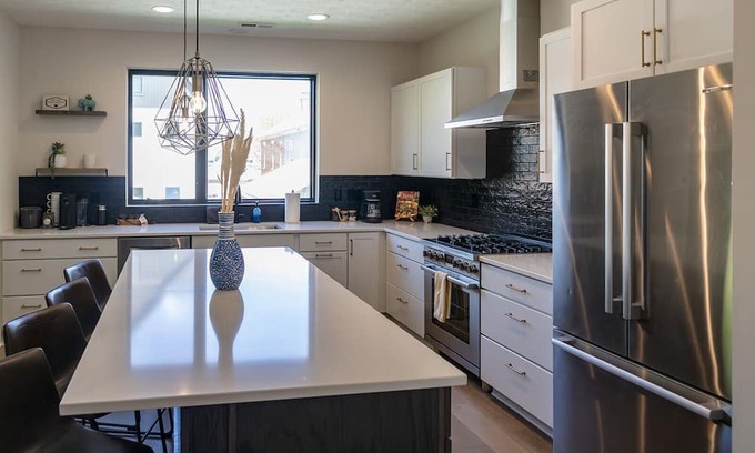 Merion Village Condo | Luxe 3-bedroom Condo in German Village! Close To All Dining and Events!