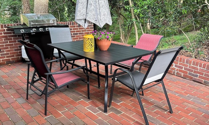 Martinsville Apartment | Cozy 1-bedroom apartment with shared driveway and one exit door. Pet on site.