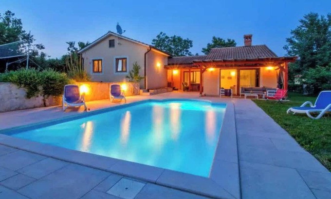 Heki Villa | Villa Simac With Pool and Whirlpool