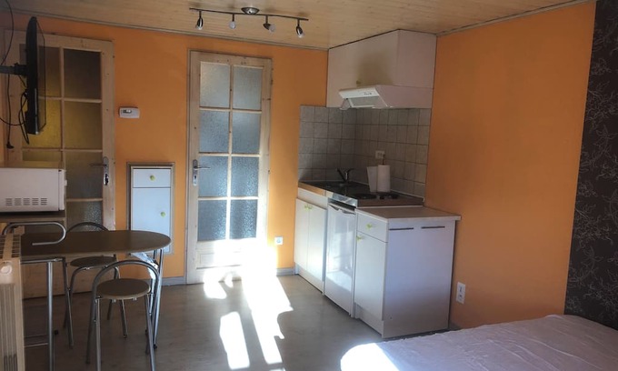 Mozac Apartment | Nid de Lambène Studio Avec Garage