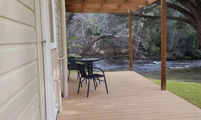 Mount Field Cottage | Riverside Cottage 1