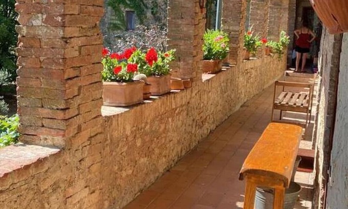 Chiusdino Apartment | Tuscan Countryside Farm Charm by Sea N' Rent