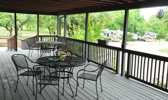 Goldthwaite Cabin | Concho Cabin - Full kitchen, hot shower, and free Wi-Fi!