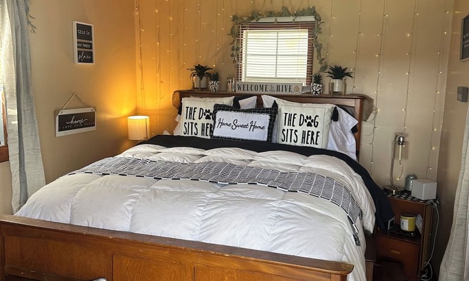 Travelers Rest Apartment | Tiny slice of of heaven tiny retreat This rustic charm is located on a farm.