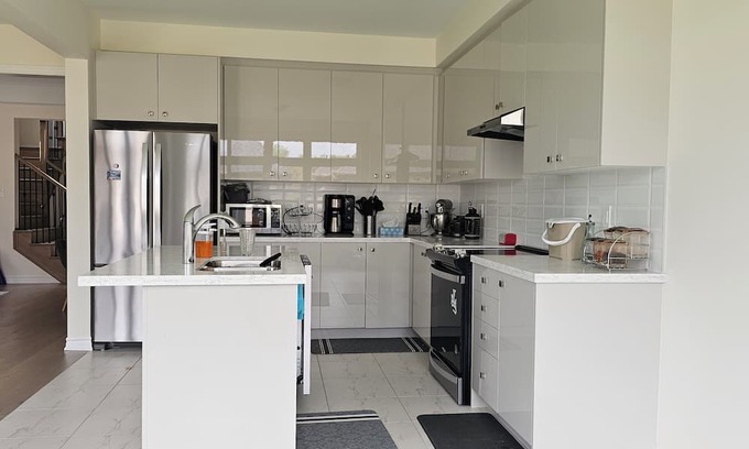 York Regional Municipality House | Cozy room with great amenities