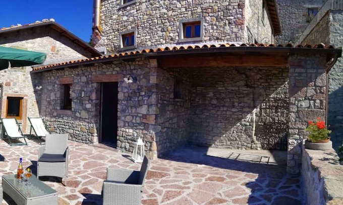 Villa Collemandina House | Stylish vacation home with private pool