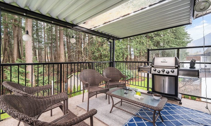 Hope House | Riverside 2 Bedroom home in Hope, BC, Canada