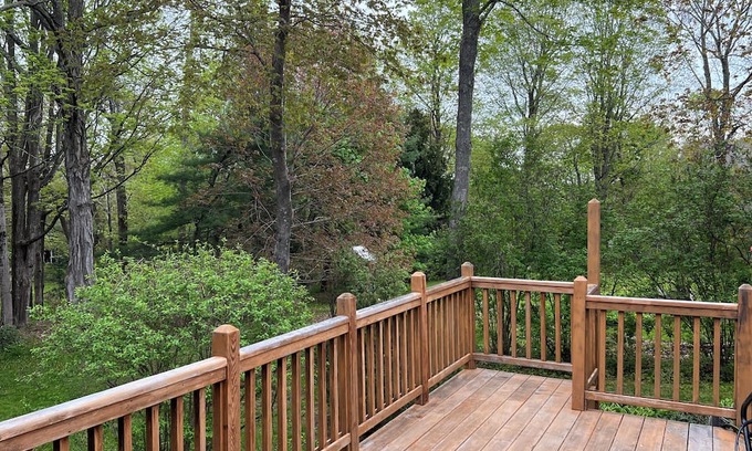 Damariscotta House | Cozy 5 bedroom home in the heart of Midcoast Maine!