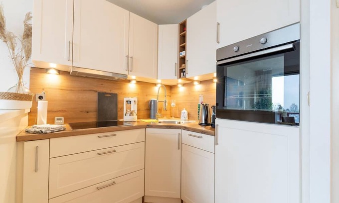Municipality of Zwartewaterland House | Cozy Holiday Home in Hasselt Near By The Water