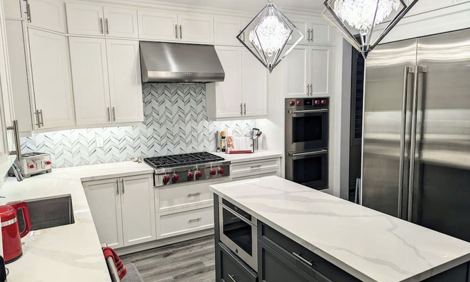 Niagara Falls House | Cozy and beautiful home, 8 minutes from Niagara Falls attraction center.