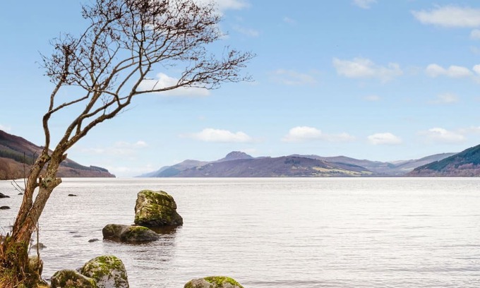 Glen Urquhart Apartment | Beautiful apartment for 2 people with WIFI, TV, patio and parking