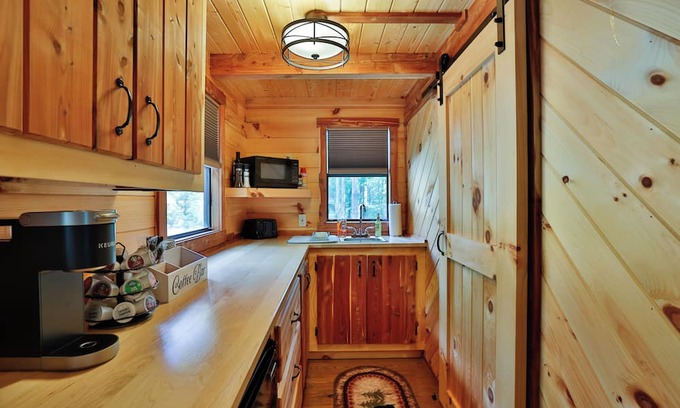 Eldred Cabin | Secluded Cabin on a Private Lake w/kayaks and great outdoor activities