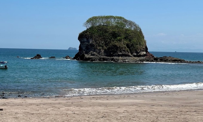 Cabo Velas Villa | Maravilloso Refugio en la Montaña Frente a Playa Real