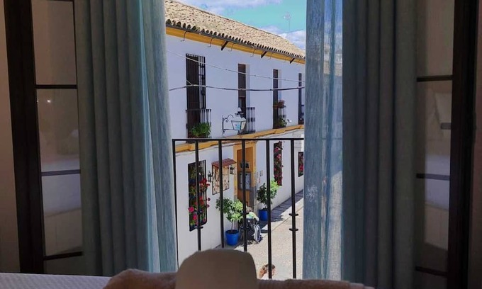 Poniente-Sur Apartment | Balcón de los Patios. San Basilio Cordoba