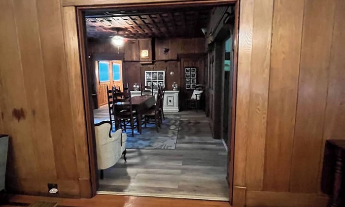Damascus House | Private bedroom along VA Creeper Trail and near Appalachian Trail.