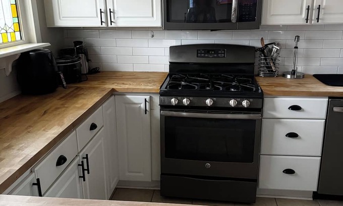Eastpointe House | A Stay Away in Eastpointe! 15 miles from Downtown, Detroit