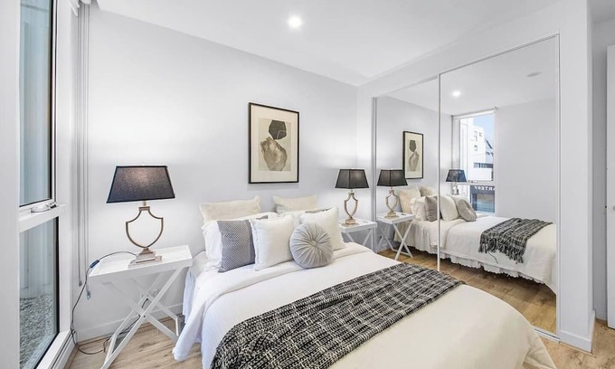 Brighton Apartment | Brighton's Best in a Bright Nest