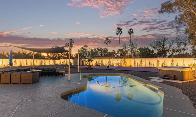 Shea North Estates House | New-luxurious home, sports court, pool