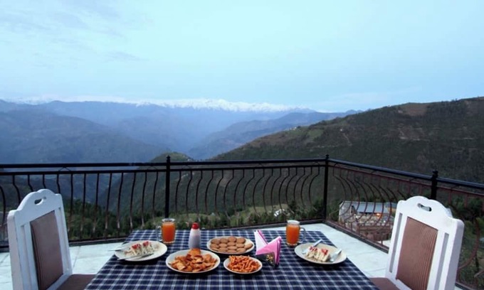 Khajjiar Hotel | Goroomgo Shining Star Resorts Himachal Pradesh