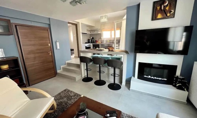 Volos City Centre House | Modern Family Retreat