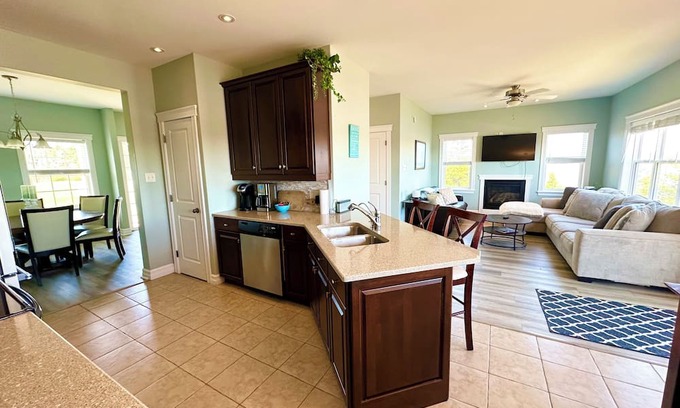 East Petpeswick House | Rising Tides oceanfront home with hot tub/sauna/kayaks