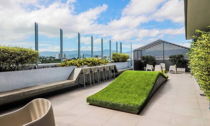 Cinco Esquinas Apartment | Modern Apartment 10 minutes from downtown SJ.