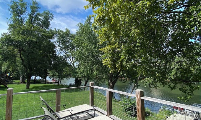 Indianapolis Apartment | White River Bungalow B - Waterfront Getaway in the City