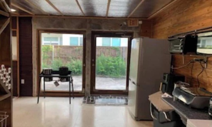 The Galleria House | Cozy two bedroom house in the heart of the River Oaks District!