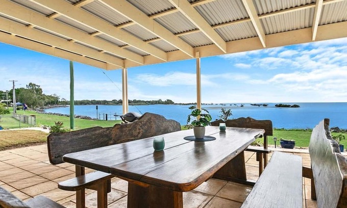 Toogoom House | Sandbar on Moreton 5 Bedroom