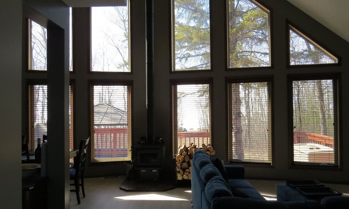 Beaconia Cottage | Boulder Bay Cottage - Main floor