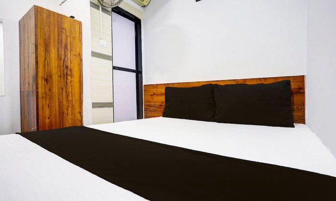 Kalina Hotel | OYO Hotel Metro House
