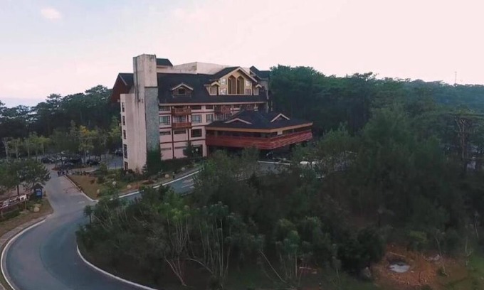 Baguio Apartment | The Forest Lodge at Camp John Hay with balcony and parking 133n
