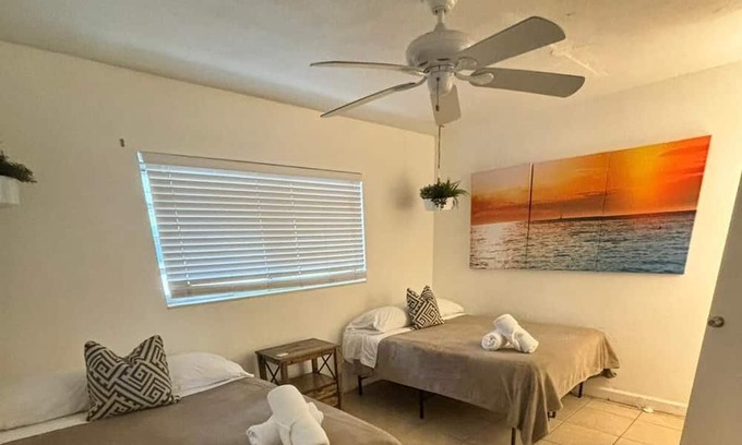 Poinciana Park Apartment | 1 bdr Apartment | Beach 6min | Downtown 4min