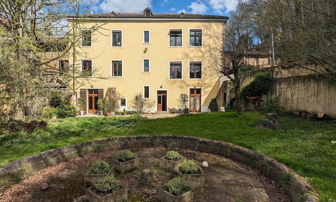 Fontaines-sur-Saone Apartment | Appartement Familial à Fontaines Saint-martin, le Calme à Proximité de la Ville