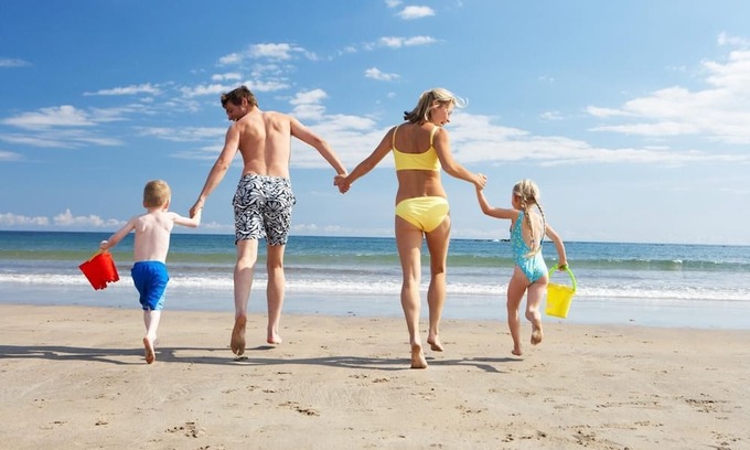Clacton-on-Sea House | 6 berth caravan at Valley Farm Holiday Park nearby Clacton-on-Sea ref 46728V
