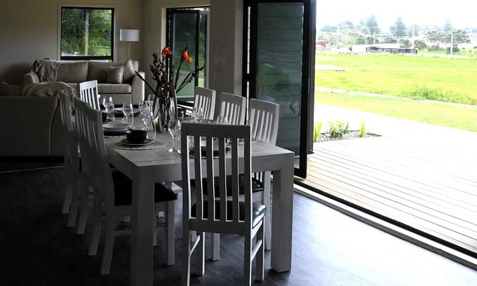 Waitomo District House | Mee ‘N G’s Boat Shed Marokopa’s finest luxury stay!